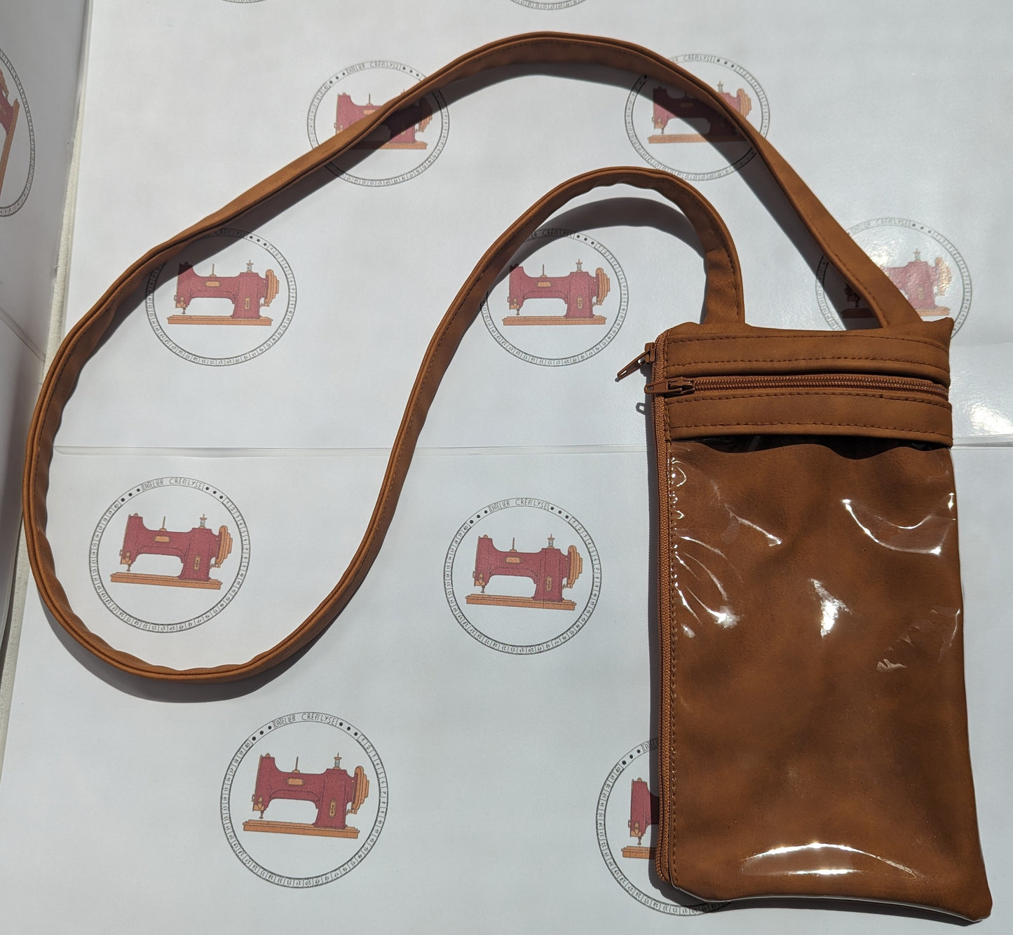 Pochette à double compartiment pour smartphone